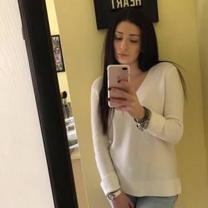 Meet your Posher, Cristina