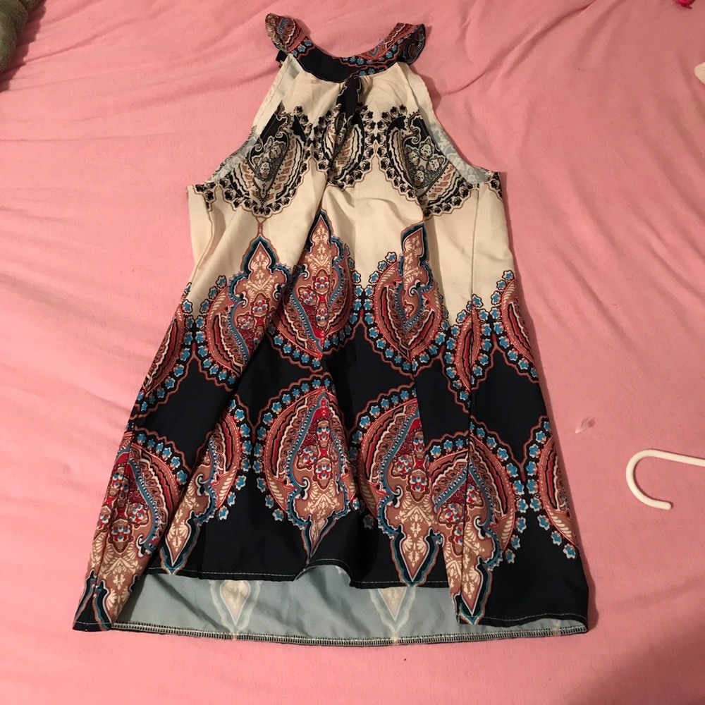 Super trendy, cute dress! never worn!