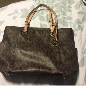 Michael kors jet set bag