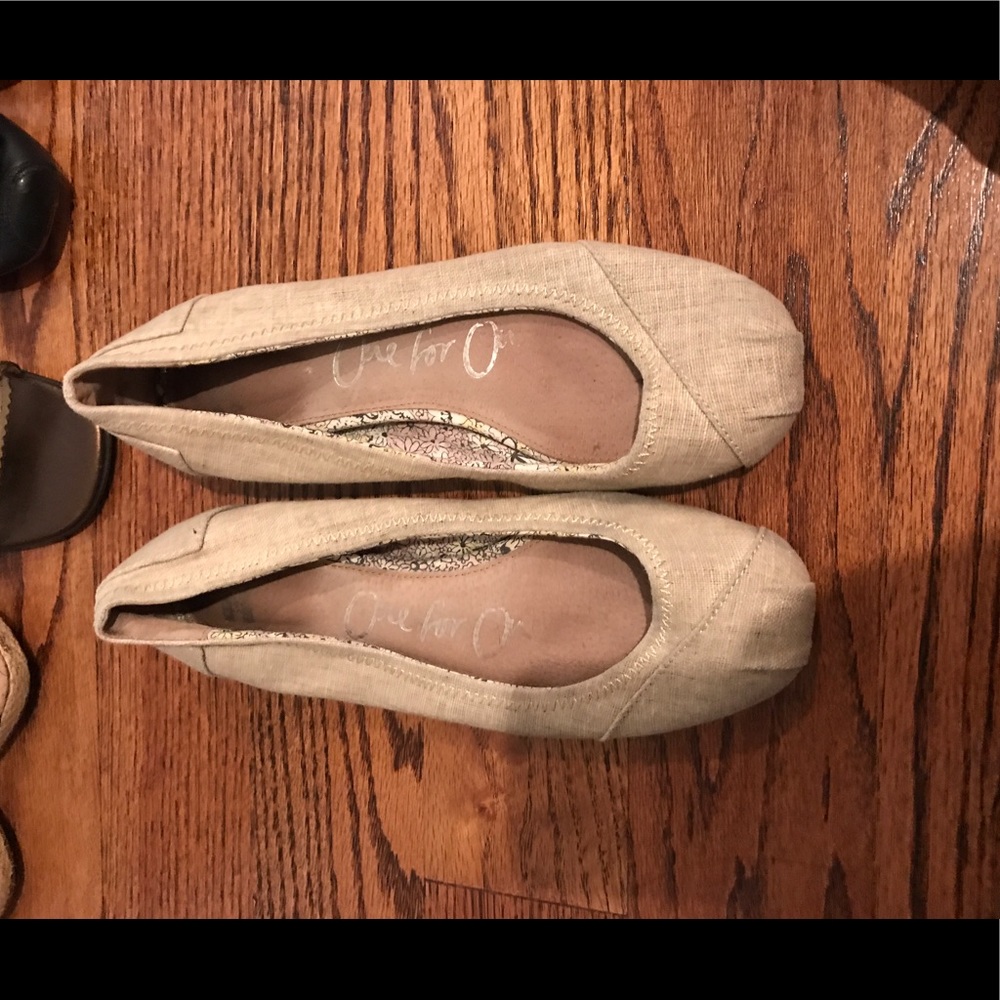Toms nude linen ballet flats