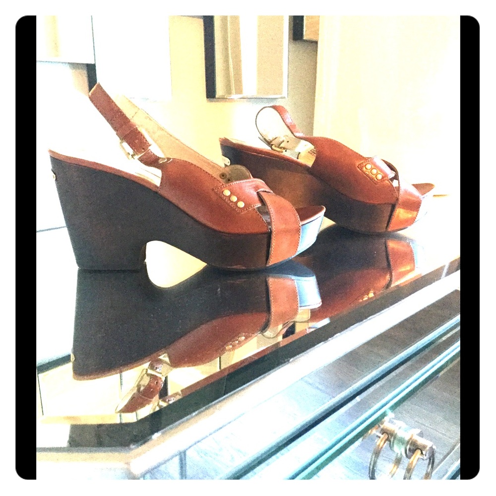 Firm Flash Sale🔥🔥Michael Kors Wedges