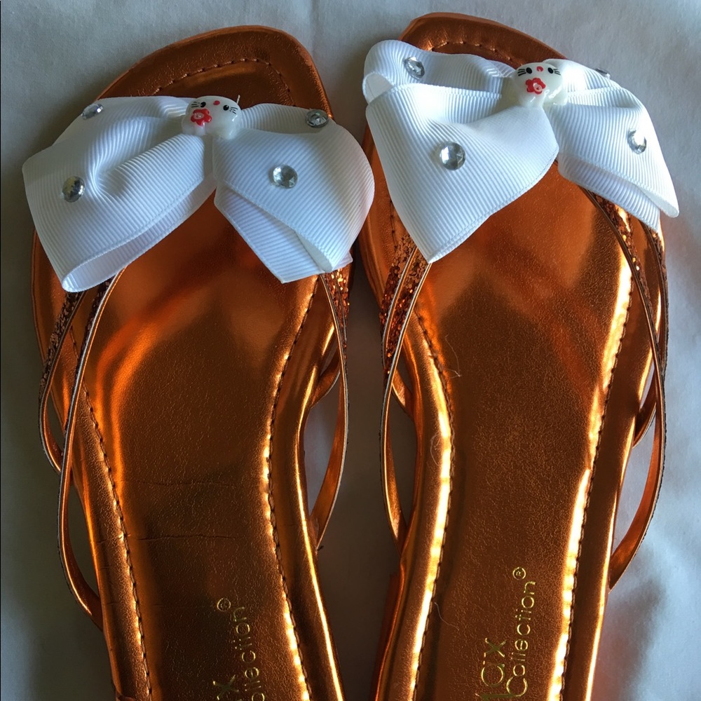 Sandals size 9 adult