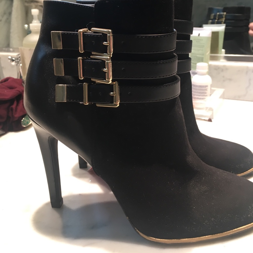 Black heel booties