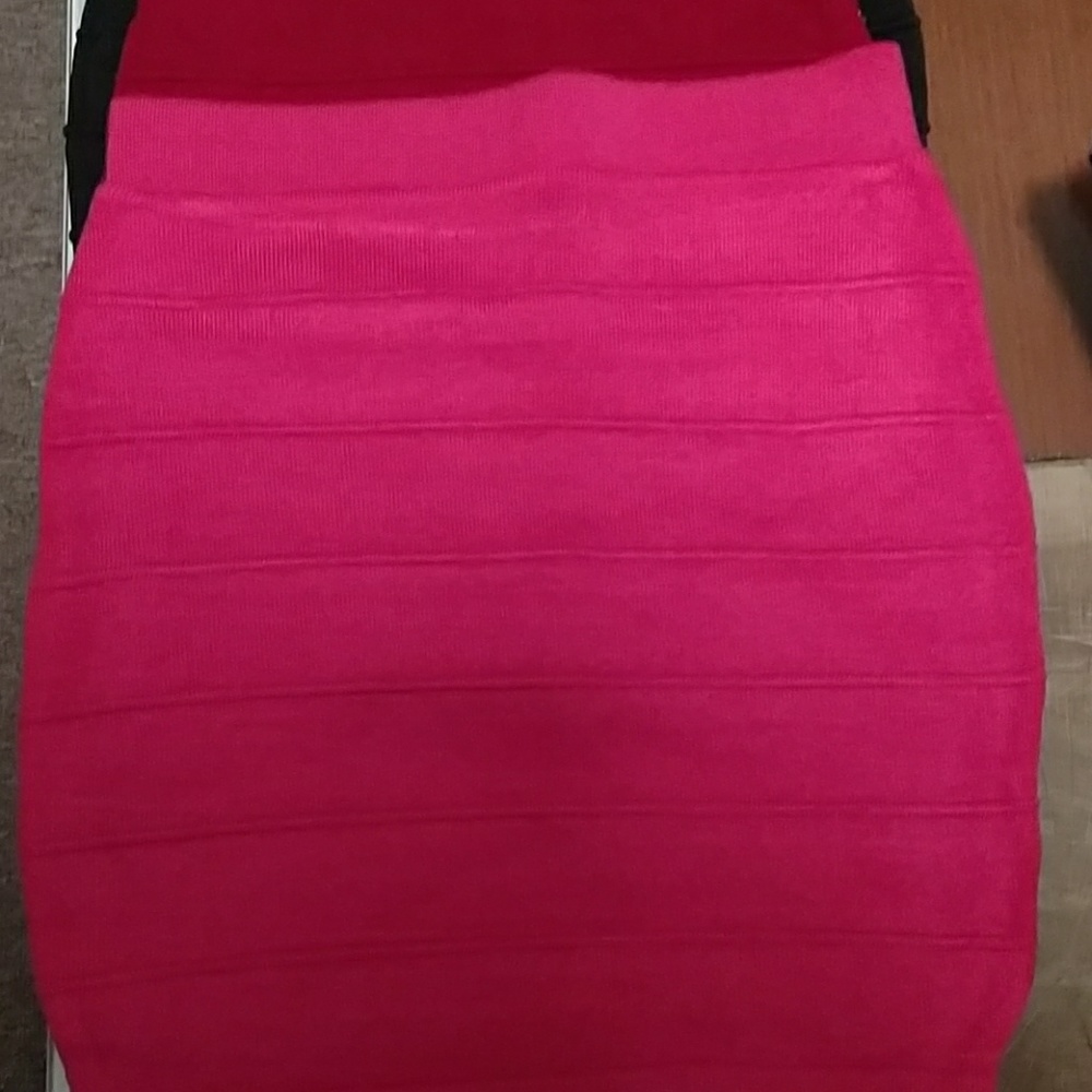 Skirts - Picture 2 of 4