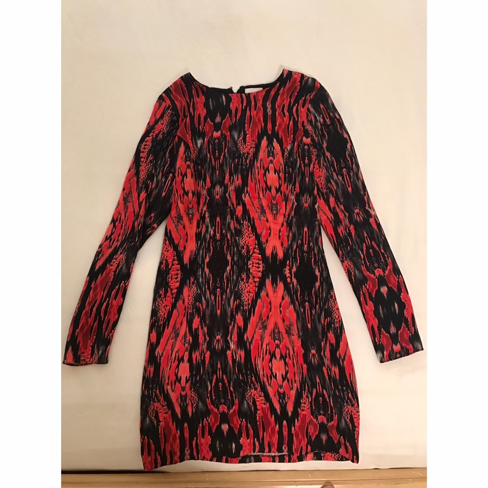 Parker Dress
Colors: Red and Black
Size: XS