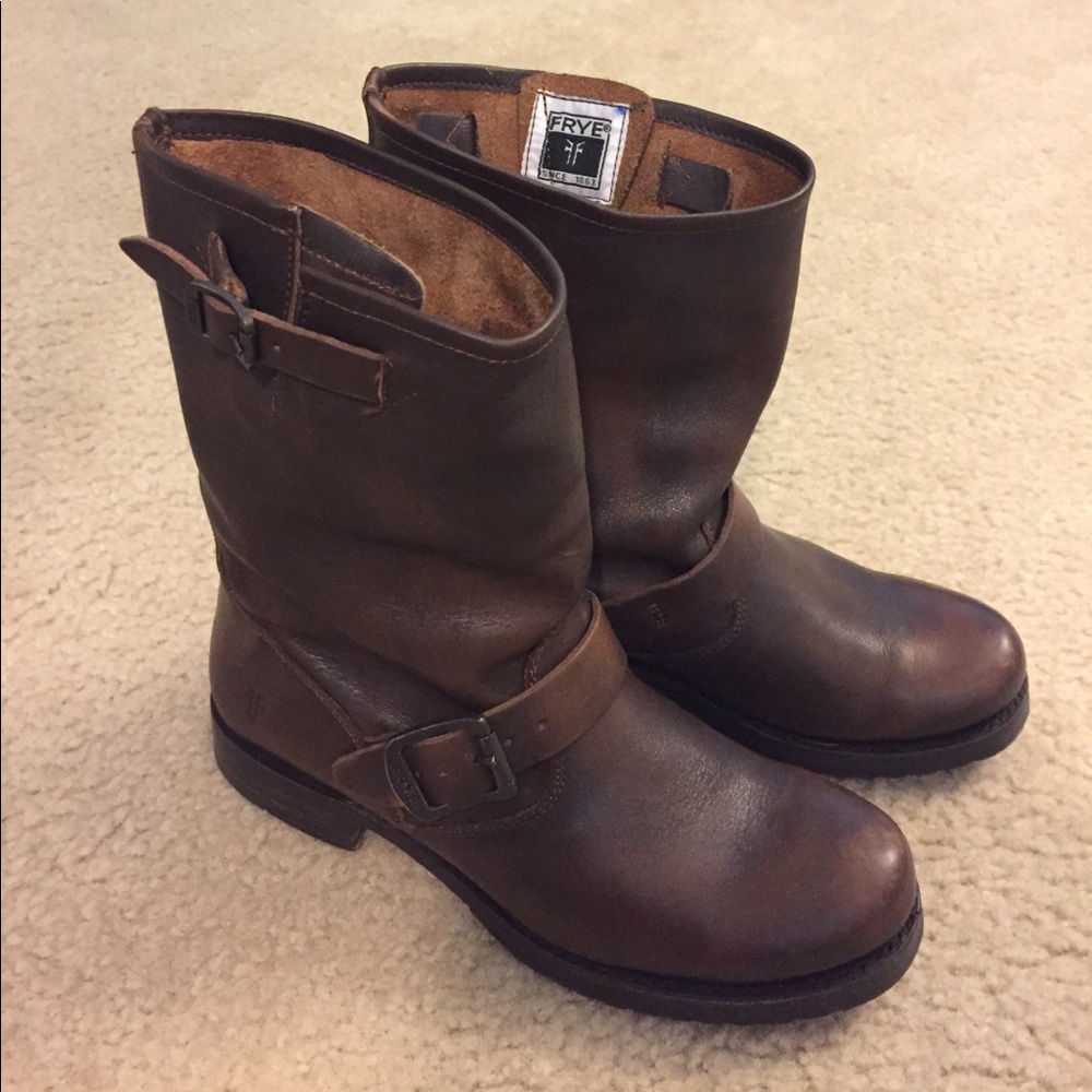 Dark brown "Veronica Short" Frye boots size 7.5