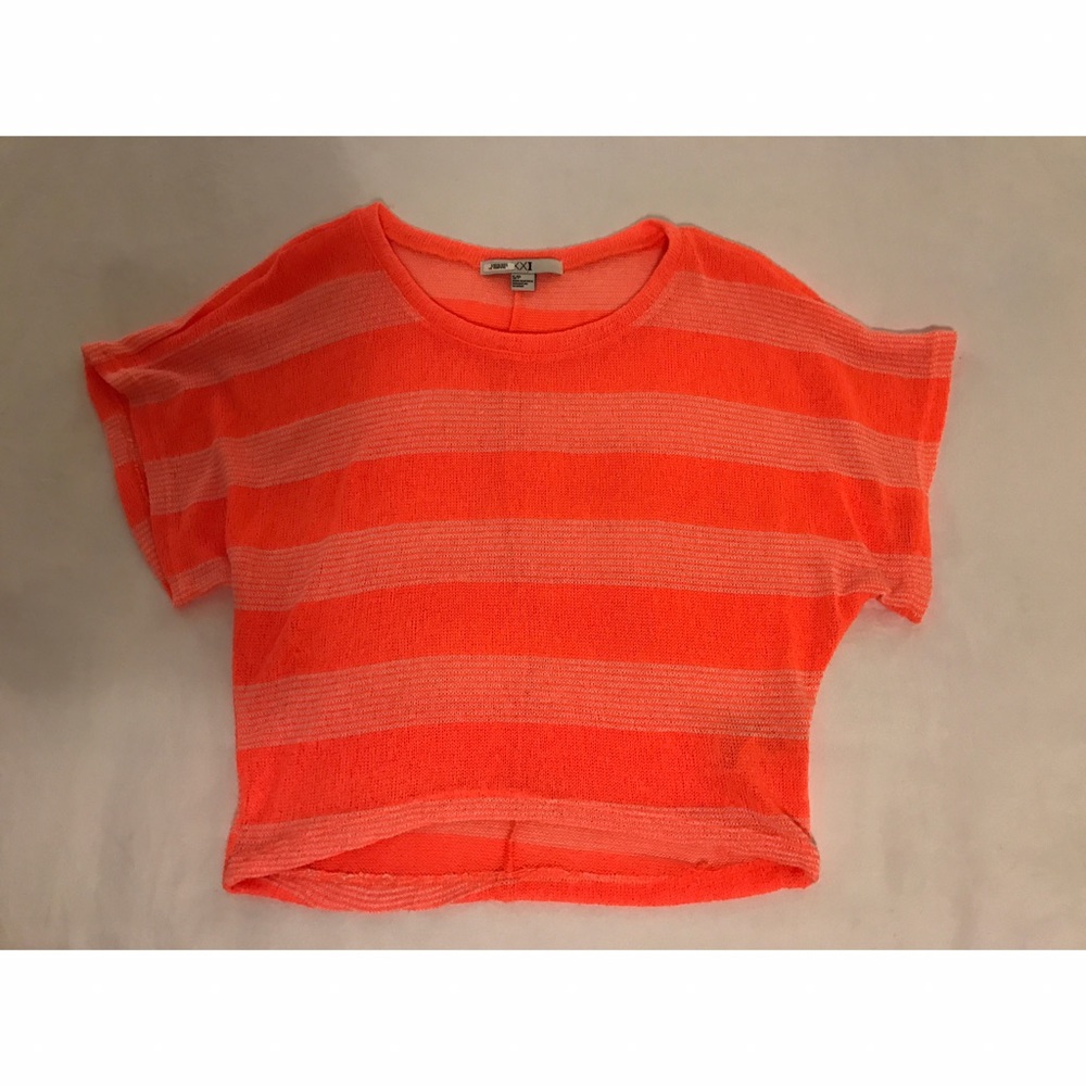 Forever 21 Top
Color: Orange/ Peach
Size: S/P