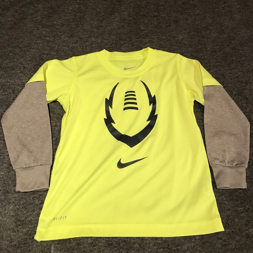 Nike dry fit boys long sleeve shirt