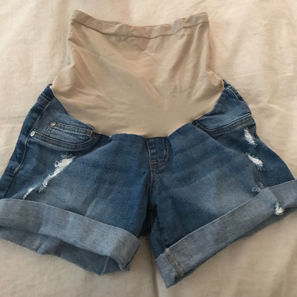 Maternity shorts