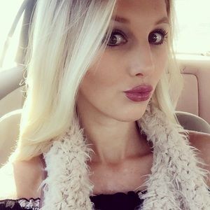 Meet your Posher, Daira