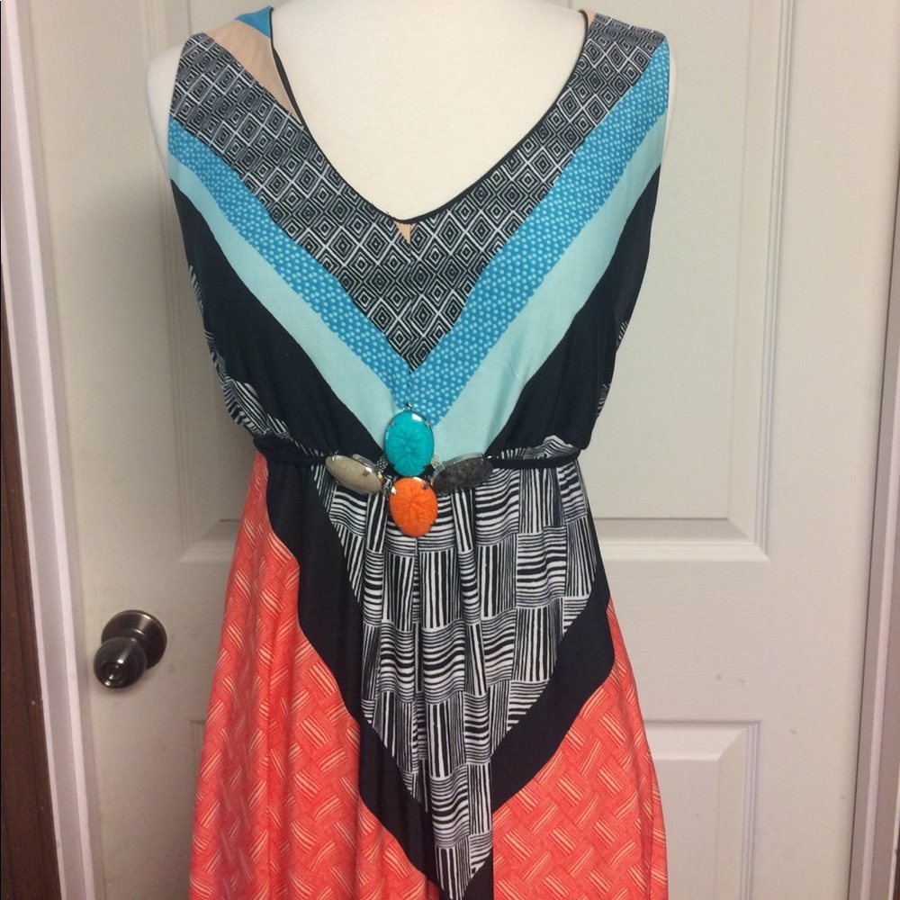 Dress - Picture 2 of 4