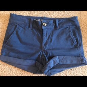 Super stretchy casual mid rise shorts!