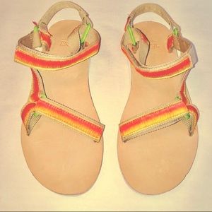 Size 9 Women's Tevas