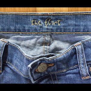 NEW OLD NAVY DISTRESSED DENIM MID RISE CROPPED 8