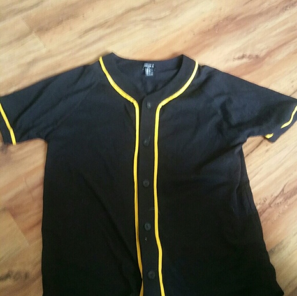 Forever 21 Other - Small baseball jersey shirt men's black yellow 21