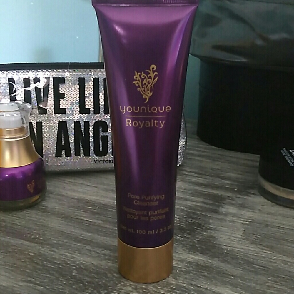 Younique purifying cleanser