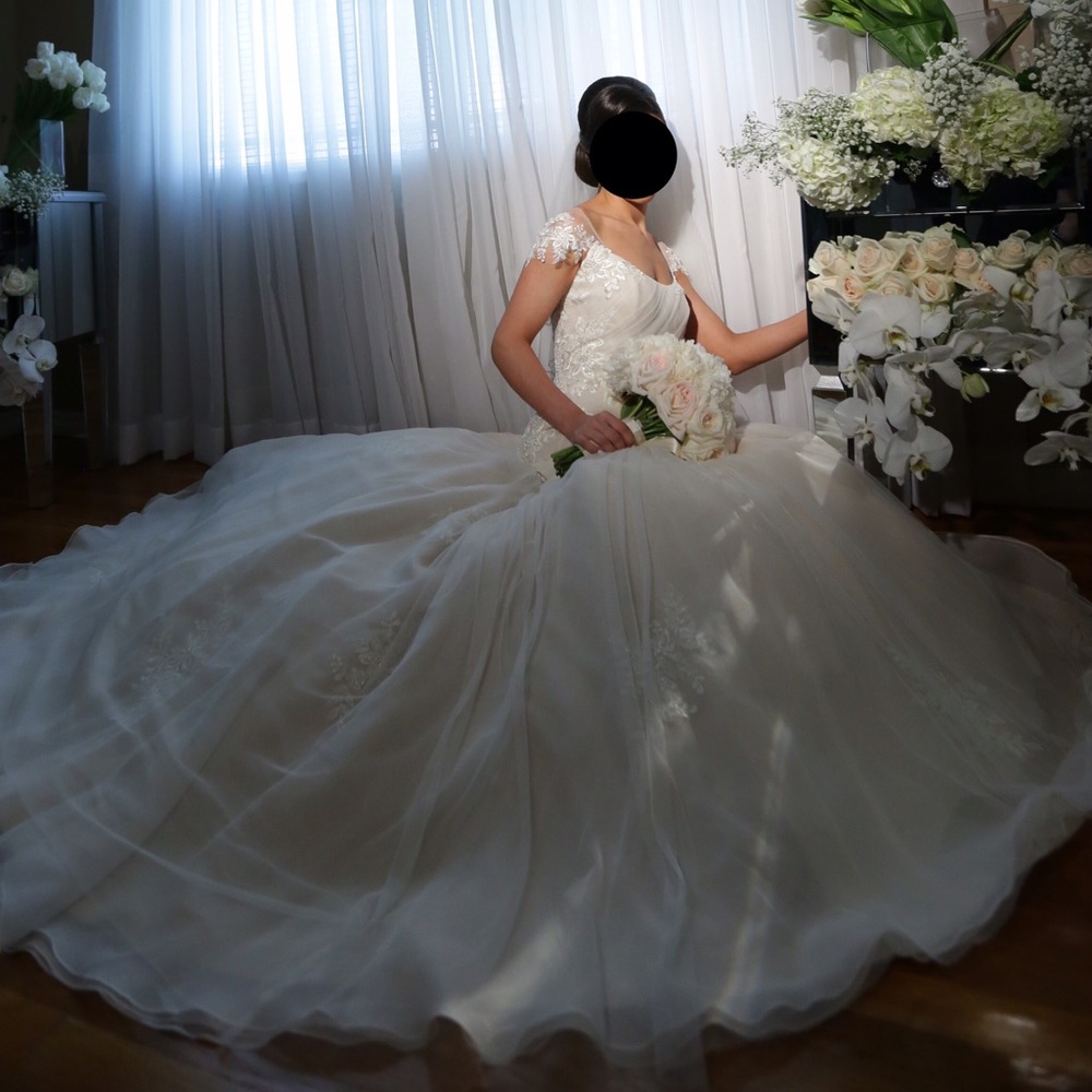 Wedding gown