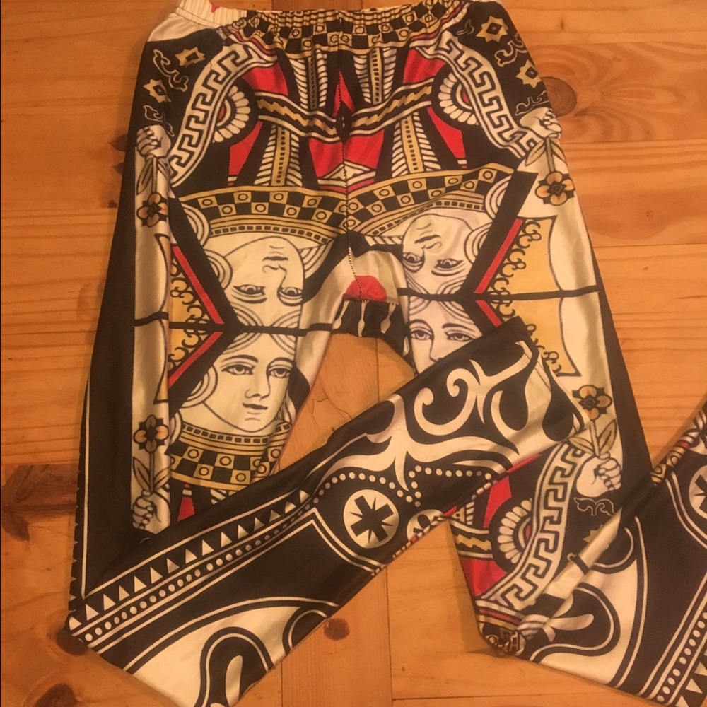 Queen of Hearts Leggings