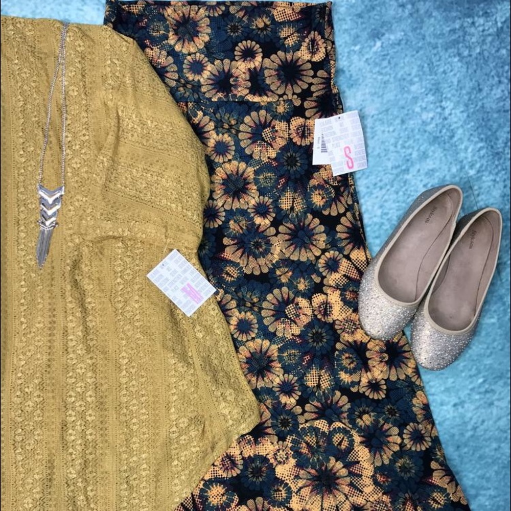 Gorgeous LuLaRoe outfit! Unicorn alert! Sunflowers