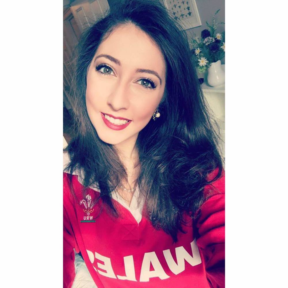 Meet your Posher, April