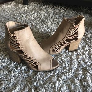 Ankle bootie size 9
