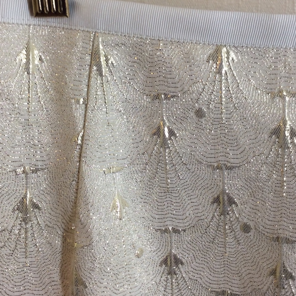 Beautiful pencil skirt, gilded material, lined - Picture 2 of 7