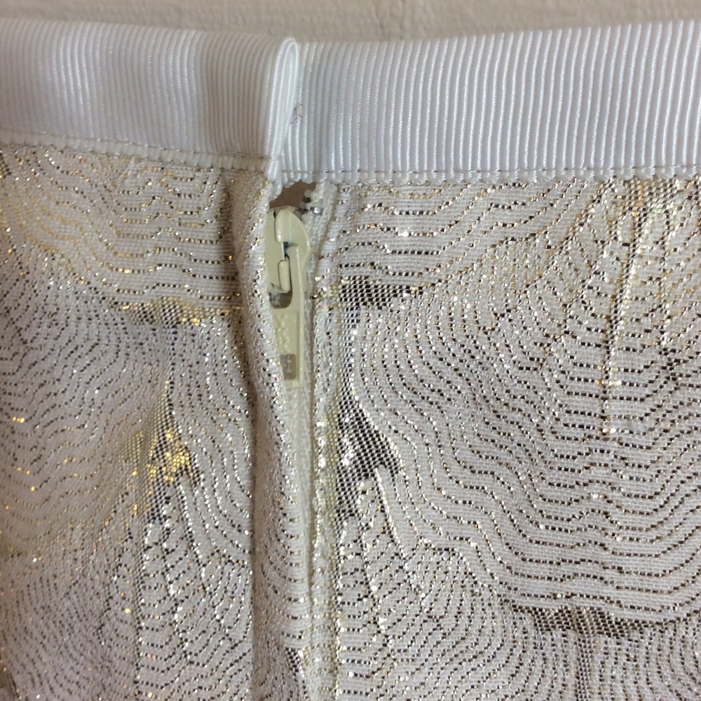 Beautiful pencil skirt, gilded material, lined - Picture 5 of 7