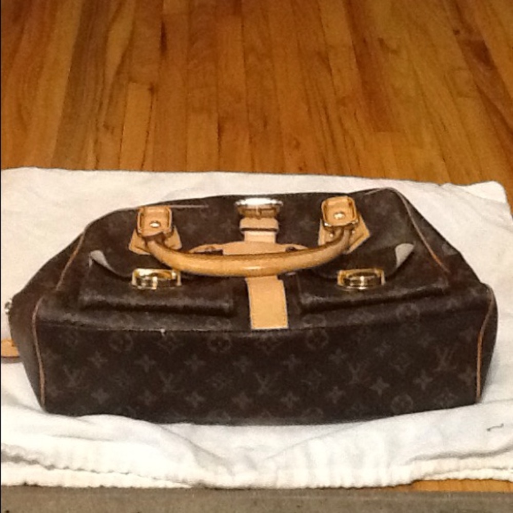 Authentic LV Manhattan GM