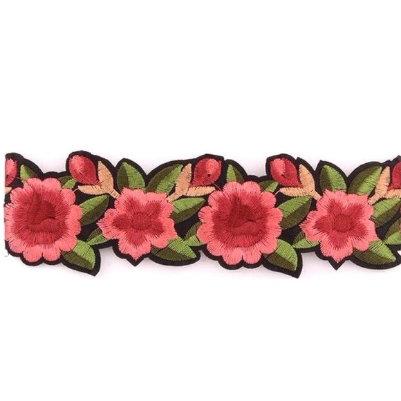 In Bloom Choker$3 w/purchase - Picture 2 of 3