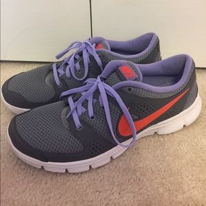 Women's Nike sneakers