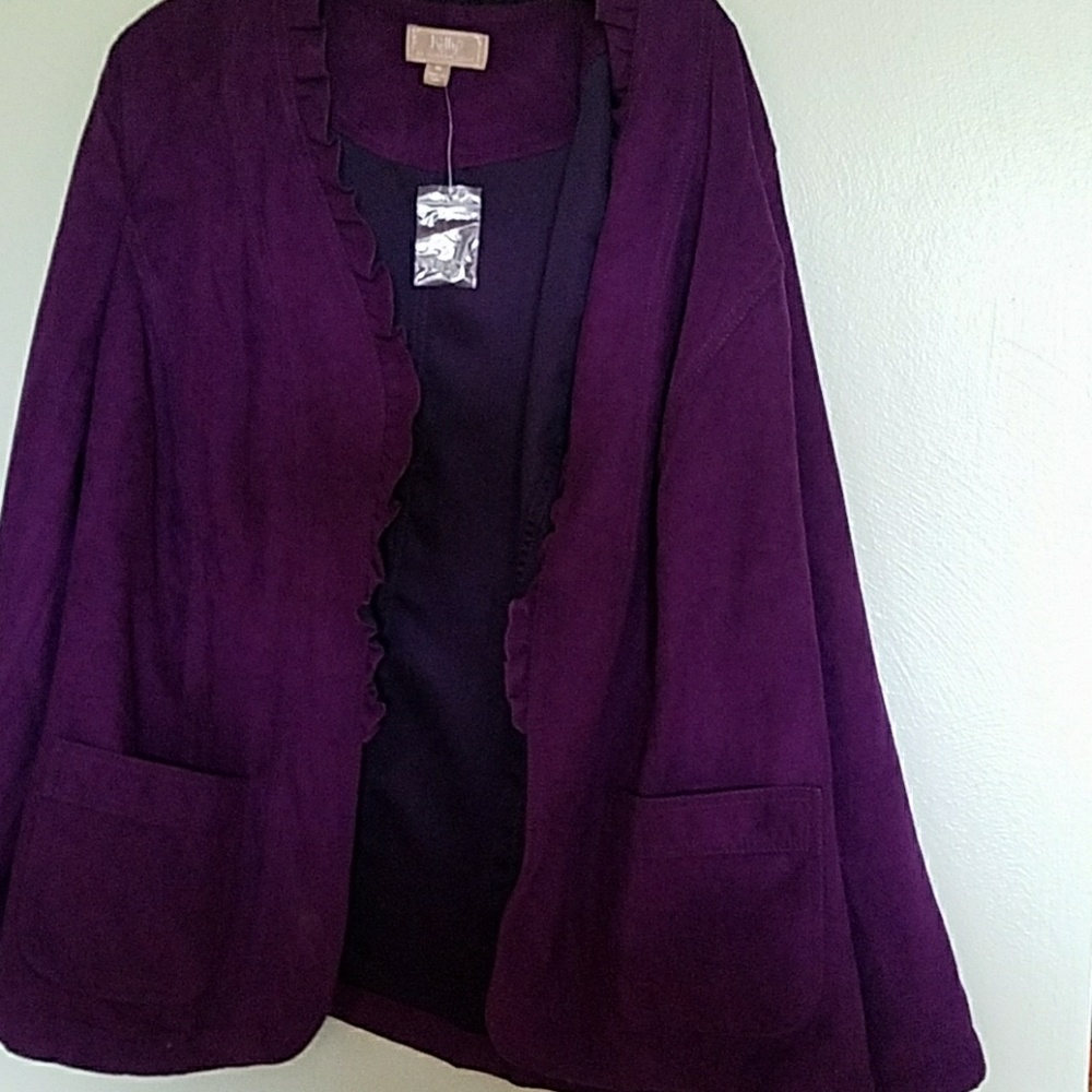 Never worn never washed should have returned but y