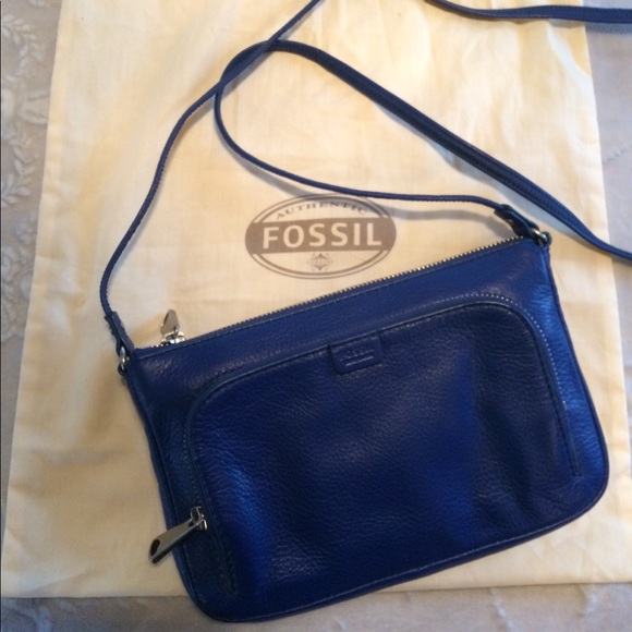 Fossil Handbags - 🚚Fossil Erin Blue Crossbody W/dust bag Like New
