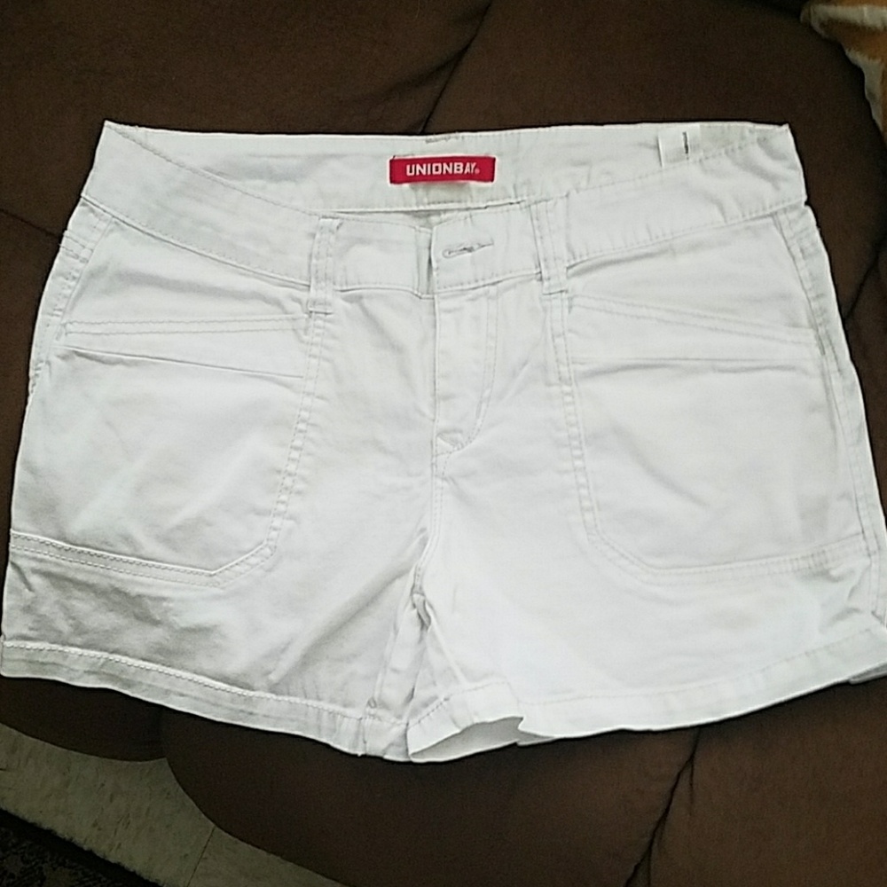 White cotton shorts size 11