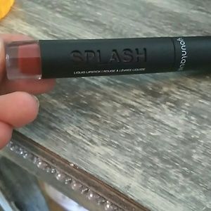Younique splash matte lipstick