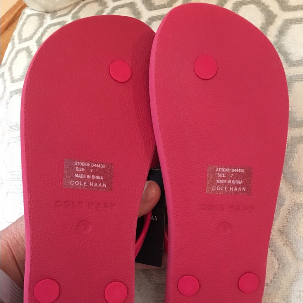 Cole Haan Pink Gold Flip Flops 7 - Picture 3 of 4