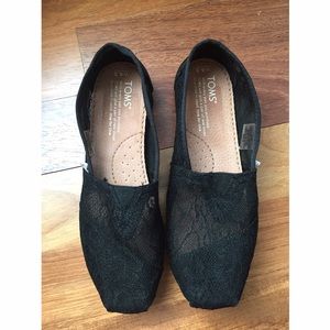 TOMS Black Lace Women's Classics