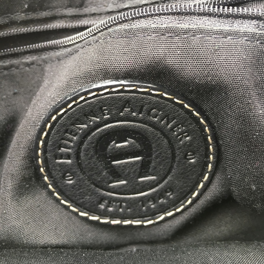 Black Aigner Purse - Picture 3 of 8