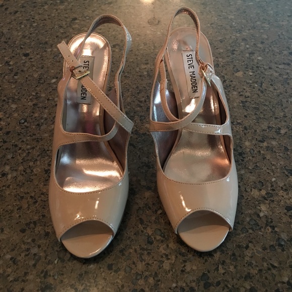 Steve Madden Shoes - Steve Madden tan heels