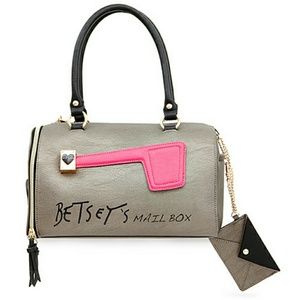 Betseys mailbox purse