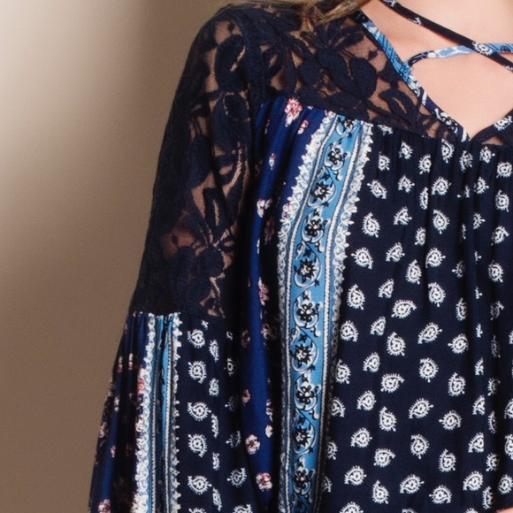 Printed Bell Sleeve Top - Picture 4 of 5