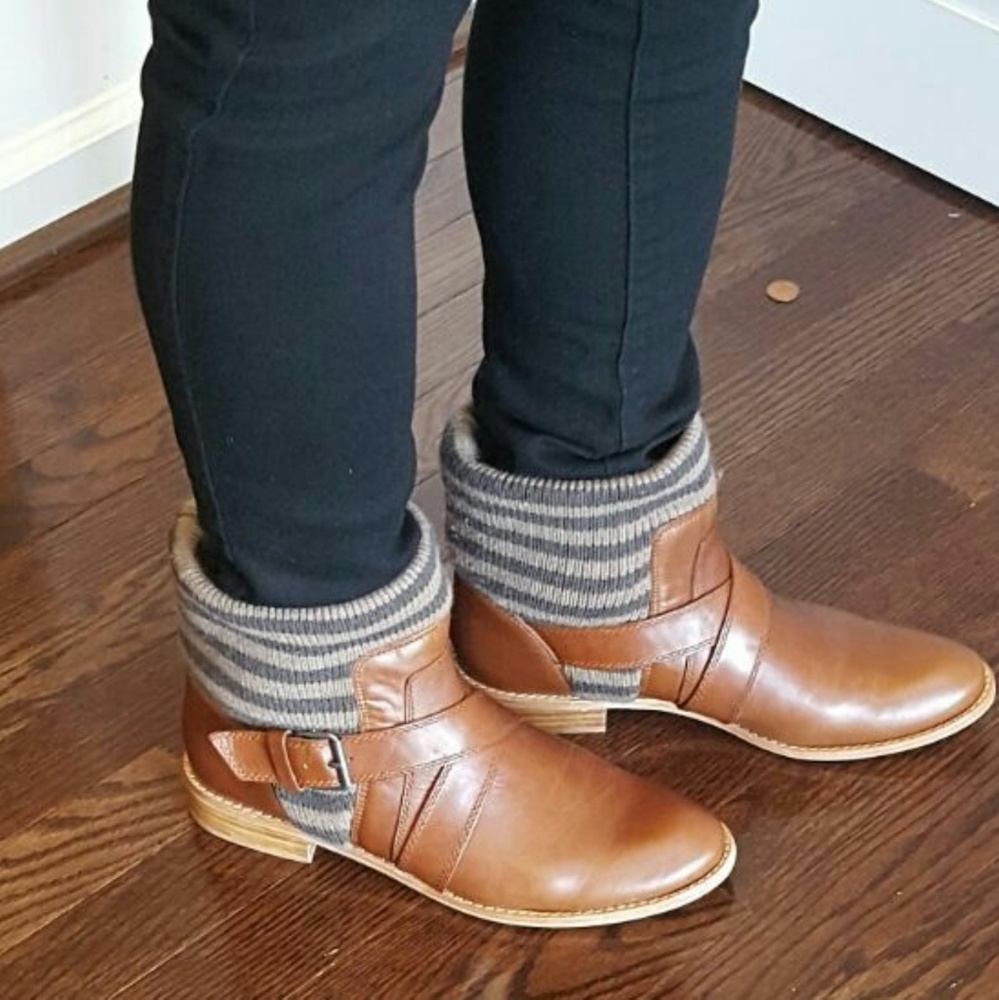 Splendid tan leather and knit buckle brown botties