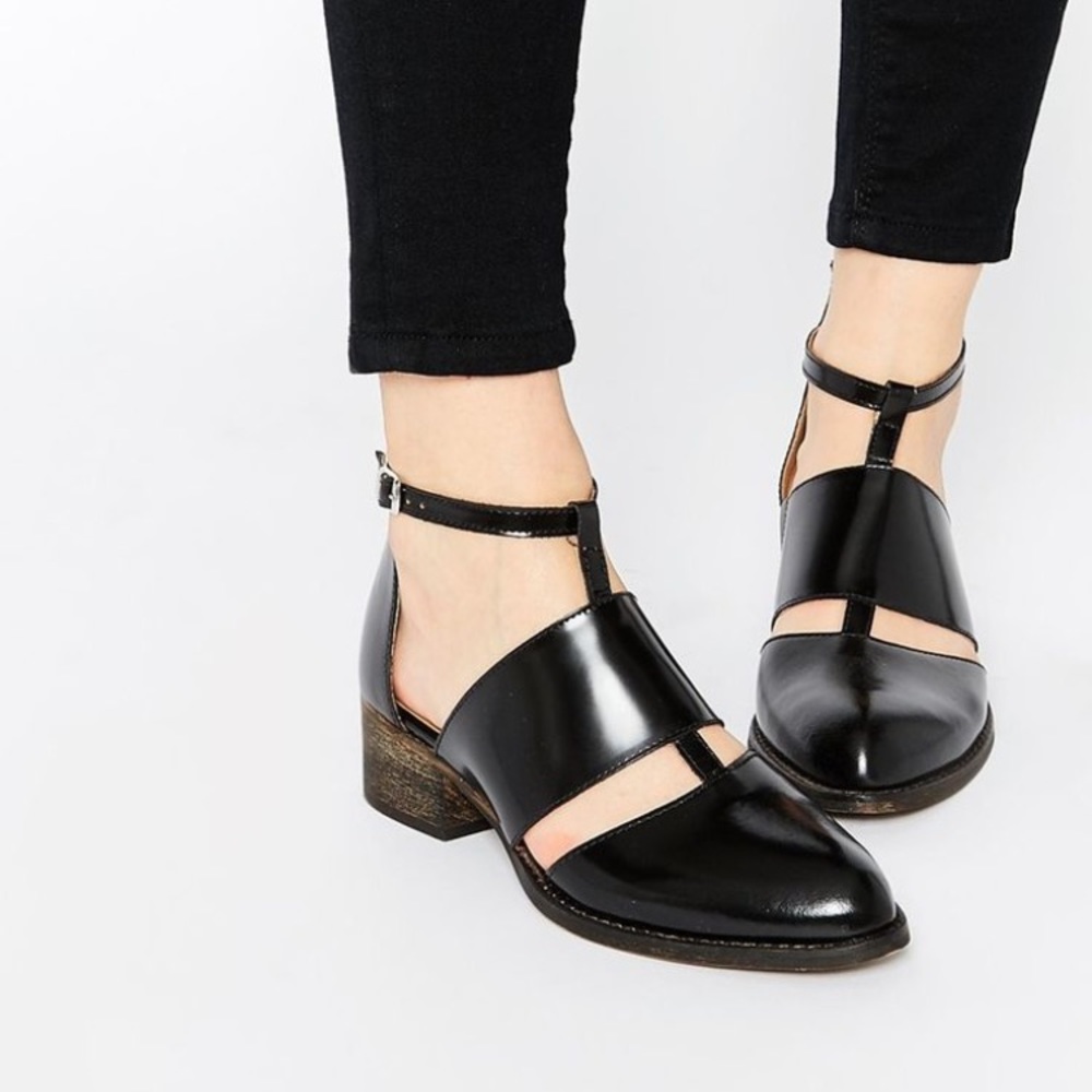 Warehouse Chunky Cut Out Ankle Boot