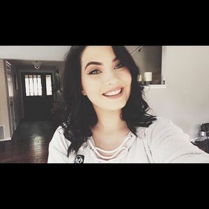 Meet your Posher, Hailee