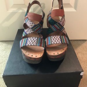 Joes jeans platform sandals