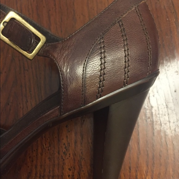 Stuart Weitzman brown heels - Picture 6 of 8