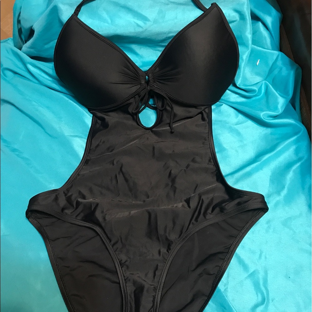 One piece side cut out swimsuit