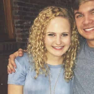 Meet your Posher, Claire