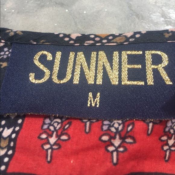 ANTHRO top- HOST PICK! ❤️ - Picture 4 of 8