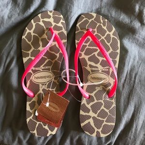 BNWT Havaianas flip flops size: 41-42