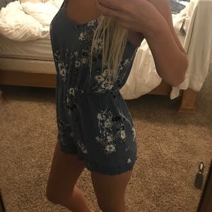 Kendal & Kylie blue floral print romper